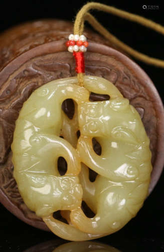 HETIAN YELLOW JADE PENDANT CARCED WITH BEAST