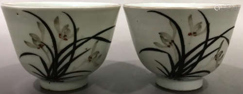 PAIR OF MOCAI GLAZE CUP WITH FLOWER PATTERN