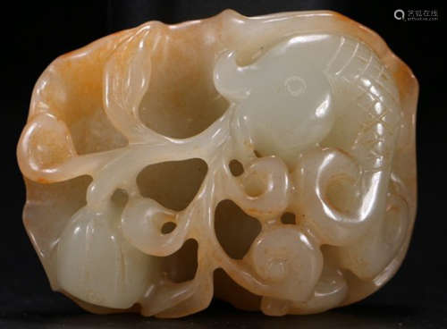 HETIAN JADE PENDANT CARVED WITH FISH