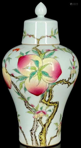 DAQINGQIANLONGNIANZHI MARK FAMILLE ROSE GLAZE VASE