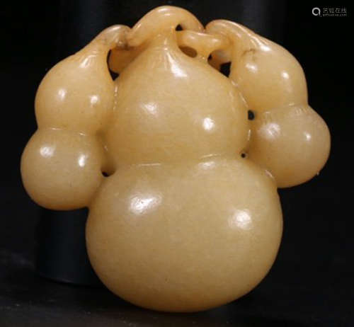 HETIAN JADE PENDANT SHAPED WITH GOURD