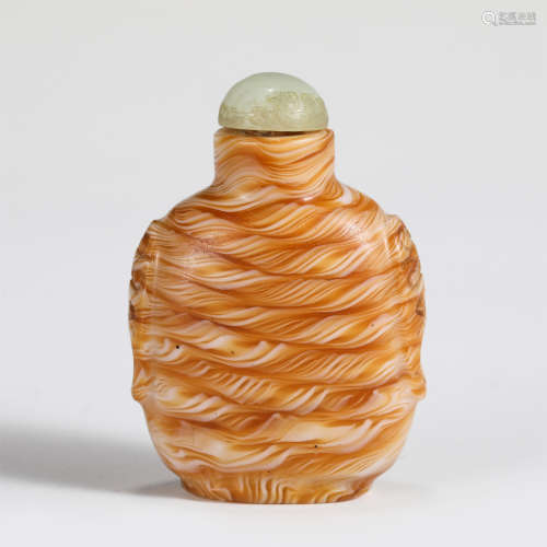 CHINESE AGATE SNUFF BOTTLE