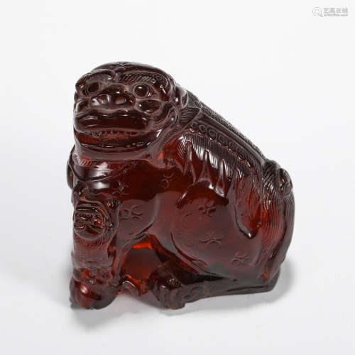 CHINESE BEAST SHAPE AMBER TABLE ITEM