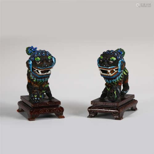 PAIR OF SILVER LIONS INLAID ENAMELING