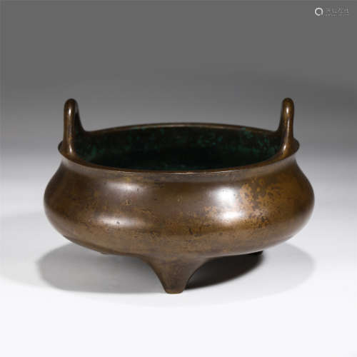 CHINESE DOUBLE HANDLE TRIPOD BRONZE CENSER