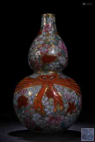 FAMILLE ROSE AND GILT 'FLOWERS AND RIBBON' DOUBLE GOURD VASE