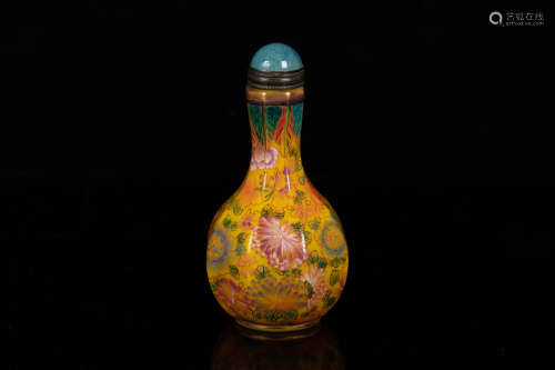 YELLOW GLASS AND PAINTED SNUFF BOTTLE