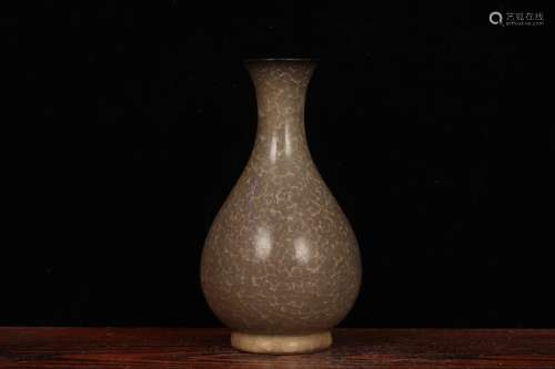 LONGQUAN KILN CRACKED SURFACE VASE