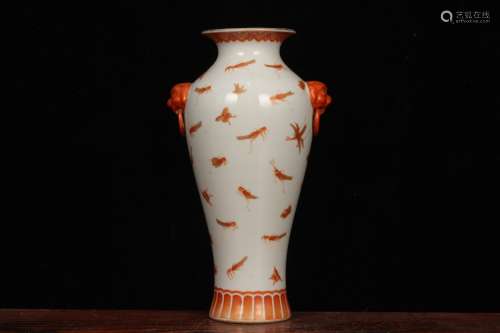 QING DYNASTY DAOGUANG PERIOD DOUBLE-EARED RED COLOR INSECTS VASE