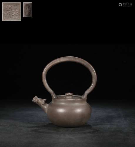 YIXING ZISHA ROUND TEAPOT WITH LIFTING HANDLE