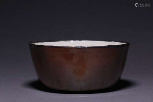 DING WARE DUAL-TONE IMPRESSED 'FISH' FLORIFORM BOWL