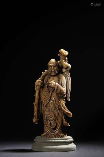 SHOUSHAN SOAPSTONE CARVED 'BODHIDHARMA' STANDING FIGURE