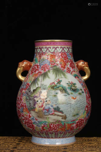 QING DYNASTY QIANLONG PERIOD--FAMILLE ROSE FLOWER KIDS VASE WITH DOUBLE GILT EARS