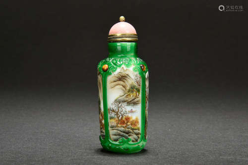 GREEN OVERLAY FAMILLE ROSE SNUFF BOTTLE