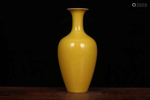 QING DYNASTY YONGZHENG PERIOD--YELLOW GLAZED VASE