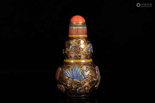 A GILT-DECORATED DOUBLE-GOURD SNUFF BOTTLE