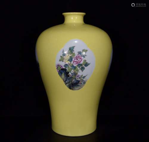 清雍正柠檬黄珐琅彩花卉纹梅瓶