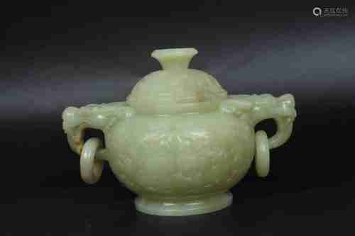 A CHINESE HETIAN JADE LIDDED CENSER WITH TWO HANDLES, QING DYNASTY