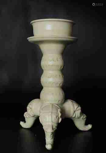 A CHINESE CELADON GLAZED LAMP, SUI DYNASTY