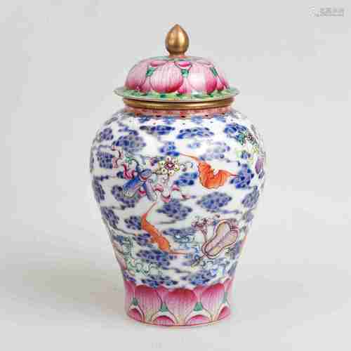 A CHINESE FAMILLE ROSE PORCELAIN LIDDED POT PAINTED WITH EIGHT TREASURES IN THE 19TH CENTURY