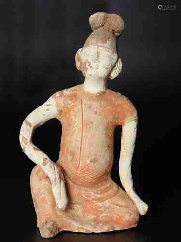 A CHINESE POTTERY FIGURINE, TANG DYNASTY