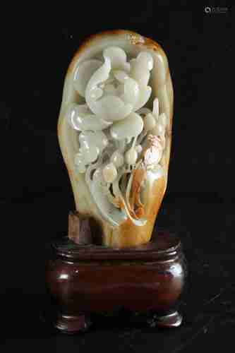 A CHINESE HETIAN JADE CARVING ORNAMENT OF LOTUSES