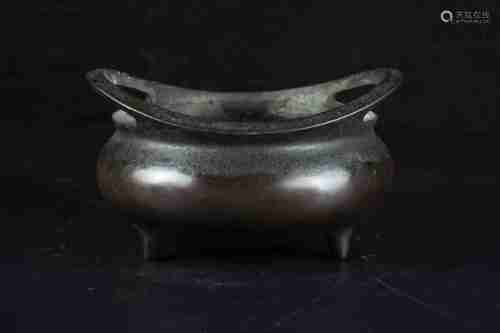 A CHINESE BRONZE CENSER WITH XUANTONG MARK