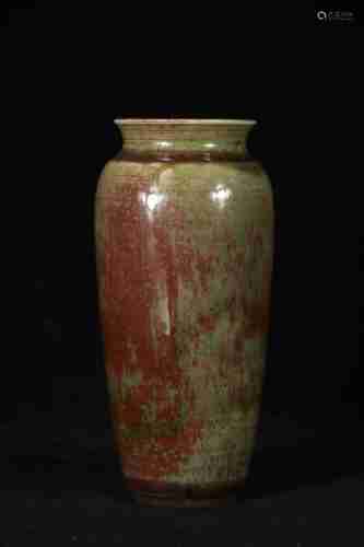 A CHINESE PEACHBLOOM GLAZED VASE, QIANLONG PERIOD