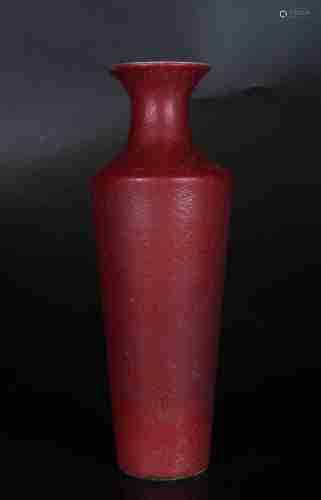 A CHINESE RED GLAZED PORCELAIN GUANYIN VASE, QING DYNASTY