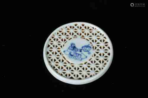 A CHINESE BLUE AND WHITE BRUSH LICK, QING DYNASTY