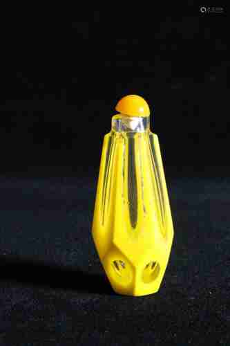 A CHINESE GLASS SNUFF BOTTLE, QING DYNASTY