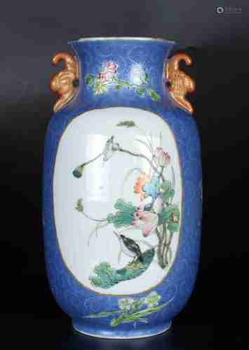 A CHINESE FAMILLE ROSE PORCELAIN LANTERN-SHAPED VASE, REPUBLIC PERIOD