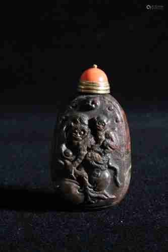 A CHINESE FOSSIL SNUFF BOTTLE, QING DYNASTY