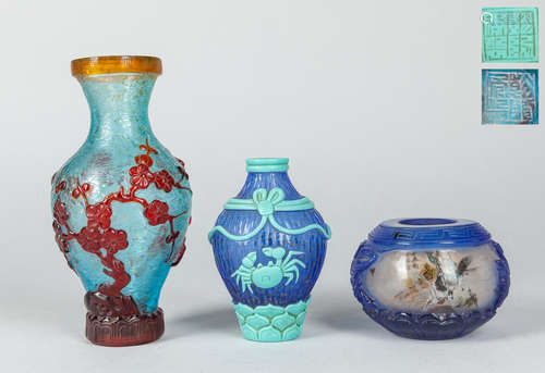 Set Chinese Overlay Glass Carvings of Vase & Jar