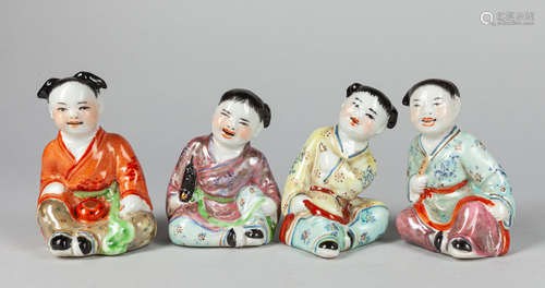 Set Chines Export Famille Rose Porcelain Figures