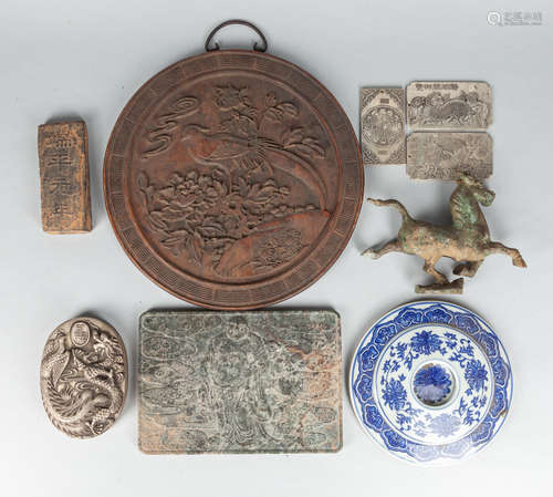 Group Chinese/Japanese Collectible Decorated Items