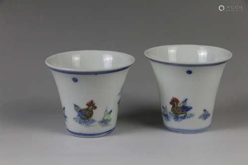 斗彩杯一对 A pair of doucai cups