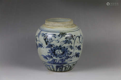 青花罐 A blue and white jar