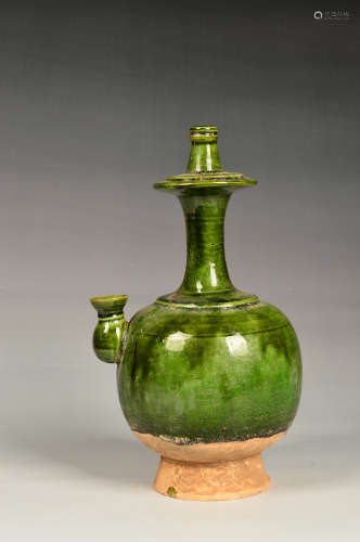 绿釉水柱 A green glazed water-pot