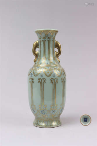 豆青釉描金象耳瓶 A celadon glazed vase of gold decoration with elephant handles