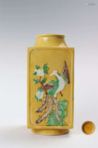 素三彩尊 A famille verte zun vase