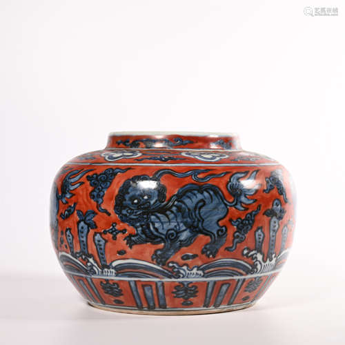 Blue and white pot with red bottom in Ming Dynasty