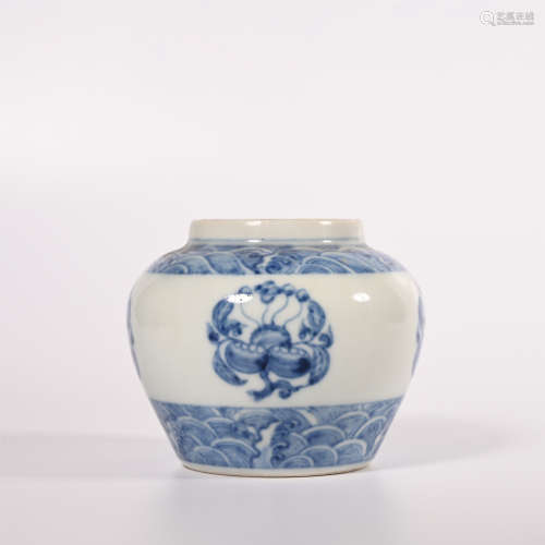 Ming Chenghua blue and white pot