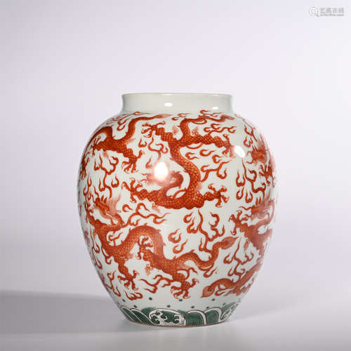 Qing Dynasty Qianlong red color dragon jar