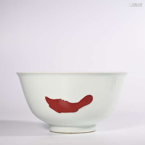 Yongzheng glazed red three fish bowl in Qing Dynasty