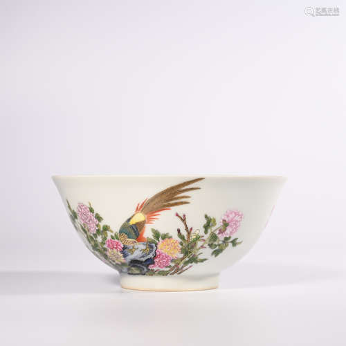 Qing Dynasty Yongzheng famille rose bowl with flower and bird pattern