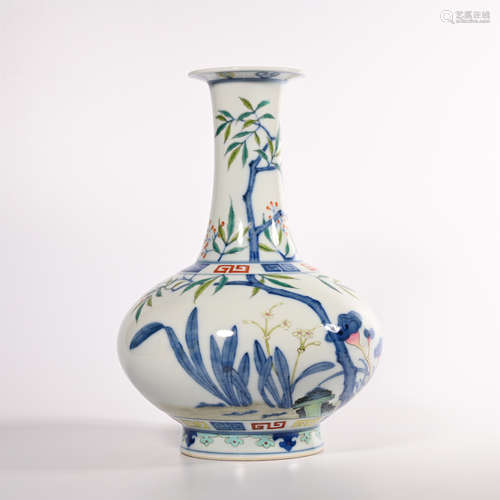 Qing Dynasty Qianlong pastel bottle