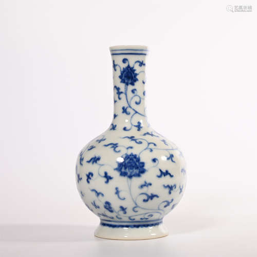 Blue and white bottle of Chenghua in Ming Dynasty