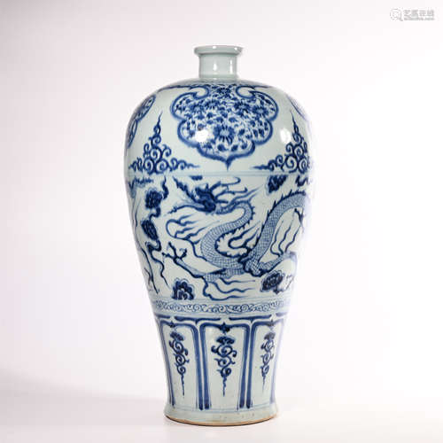 Blue and white plum vase with dragon pattern in Yuan Dynasty