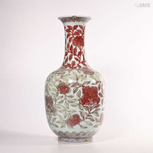 Qing Qianlong glaze red bottle